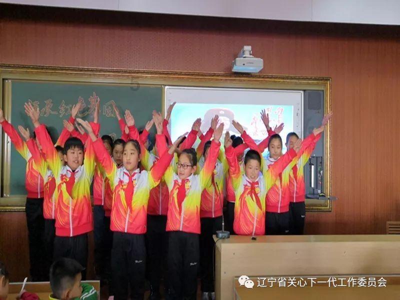 08款丰田凯美瑞停车时油门当刹车了,撞了前面的楼梯角,前面陷下去了,后流绿色的水是怎么回事?-专业有问必答平台